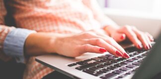 Jak pracować w pociągu? Fot. Pixabay.com