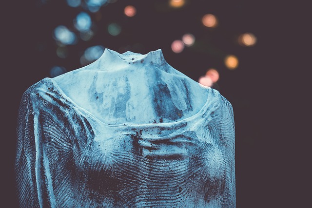 Czym zamalować uszkodzone lustro? Czym zamalować uszkodzone lustro?