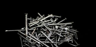 Jakie gwoździe do przybijania lat?