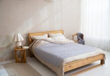 Jak wymienić poduszkę w fotelu? Jak wymienić poduszkę w fotelu?