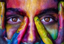 Jak zrobić w domu biała farbę do twarzy?