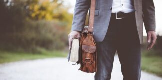 Czy nauczyciele tańczą poloneza na studniówce?
