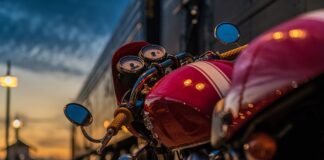 Jaki kask na Cafe Racer?