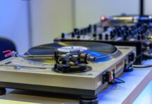 Co oznacza kontrolka SRS w samochodzie? Co oznacza kontrolka SRS w samochodzie?